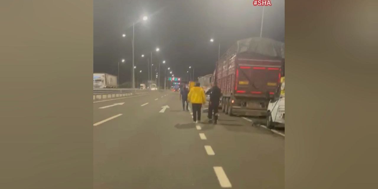 Kahramanmaraş’ta lastik değiştiren 4 kişiye otomobil çarptı  