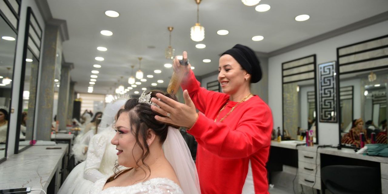 Kahramanmaraş’ta 5 Koltukla Çıktığı Yolda Yılın Kuaförü oldu 