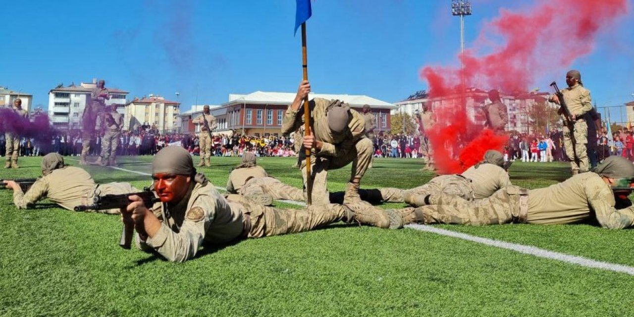 Afşin’de komandolar şov yaptı  
