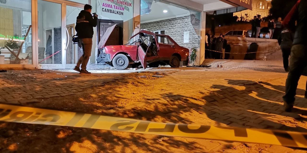 Kahramanmaraş’ta otomobil paramparça oldu: 1 ölü 2’si ağır 4 yaralı 