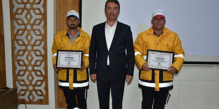 Kahramanmaraş’ta para dolu cüzdanı hiç düşünmeden sahibine teslim ettiler 