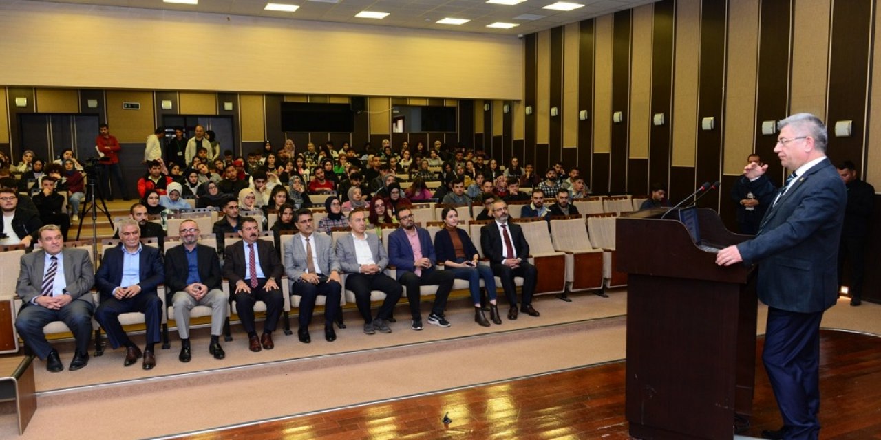 Kahramanmaraş Milletvekili Prof. Dr. Sefer Aycan, KSÜ’de Sağlık Sektörünü Anlattı