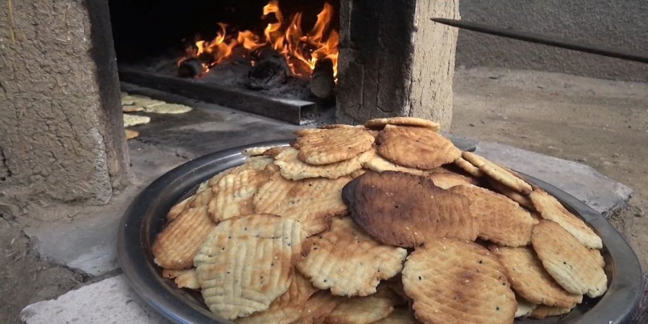 Kahramanmaraş’ta kadınları kışlık ekmek ve çörek telaşı sardı