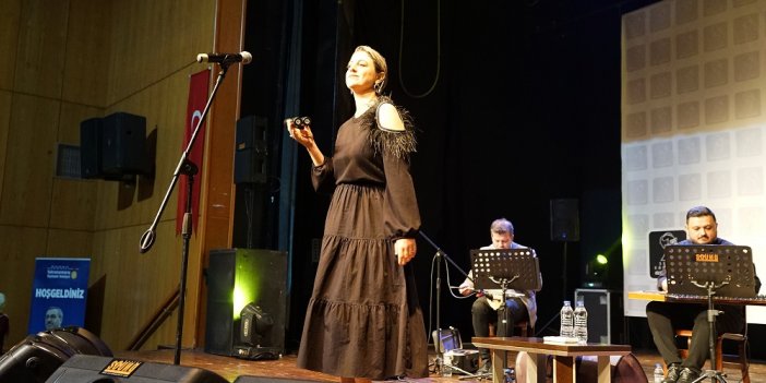 Dilek Türkan, Kahramanmaraş’ta Sevenlerine Duygu Dolu Anlar Yaşattı