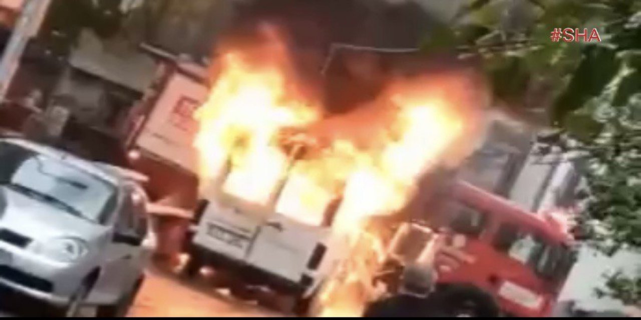 Kahramanmaraş’ta park halindeki minibüs yandı
