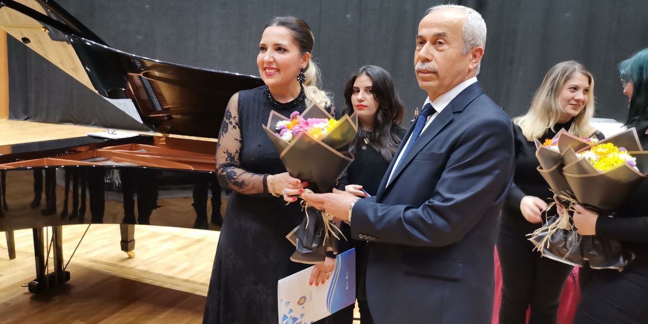 Azerbaycan’ın dünyaca ünlü bestecisi Fikret Amirov anıldı 