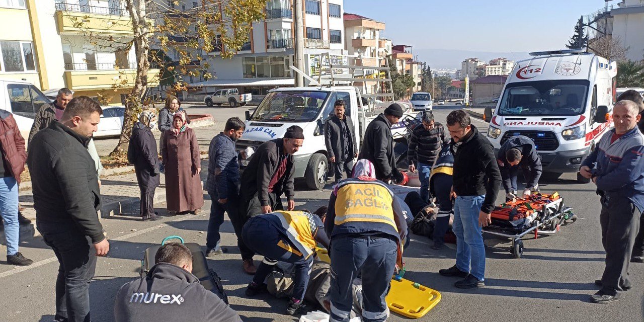 Kahramanmaraş’ta kamyonet ile sepetli motosiklet çarpıştı: 2 yaralı 