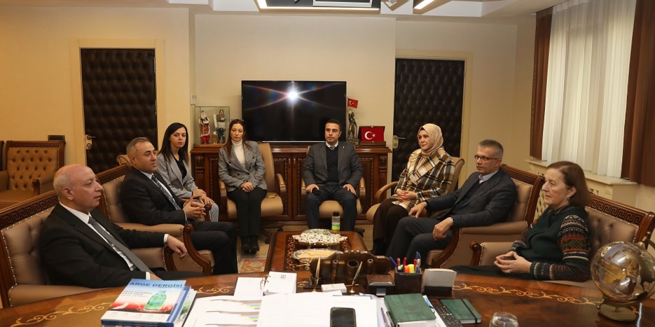 Devlet Eski Bakanı Kavaf’tan KİÜ’ye Ziyaret!