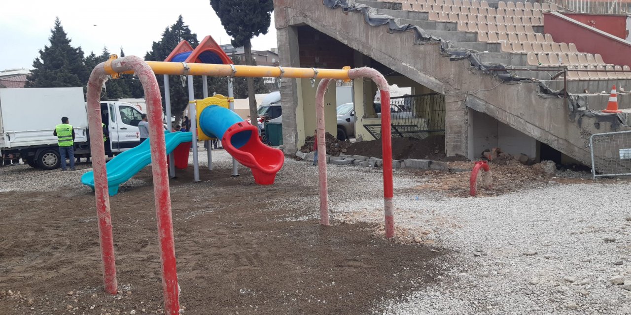 Konteyner ve Çadır Kentlere Çocuklar İçin Oyun Grupları