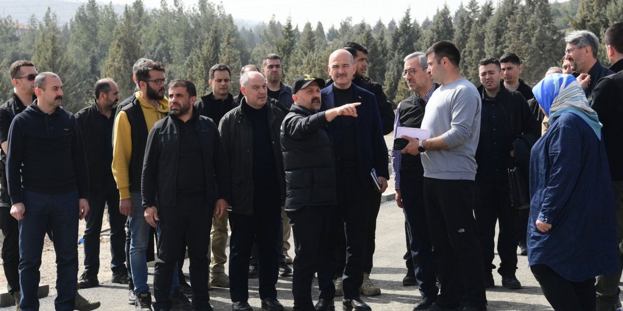 Başkan Güngör, Bakan Soylu ile Konteyner Kentte İncelemelerde Bulundu