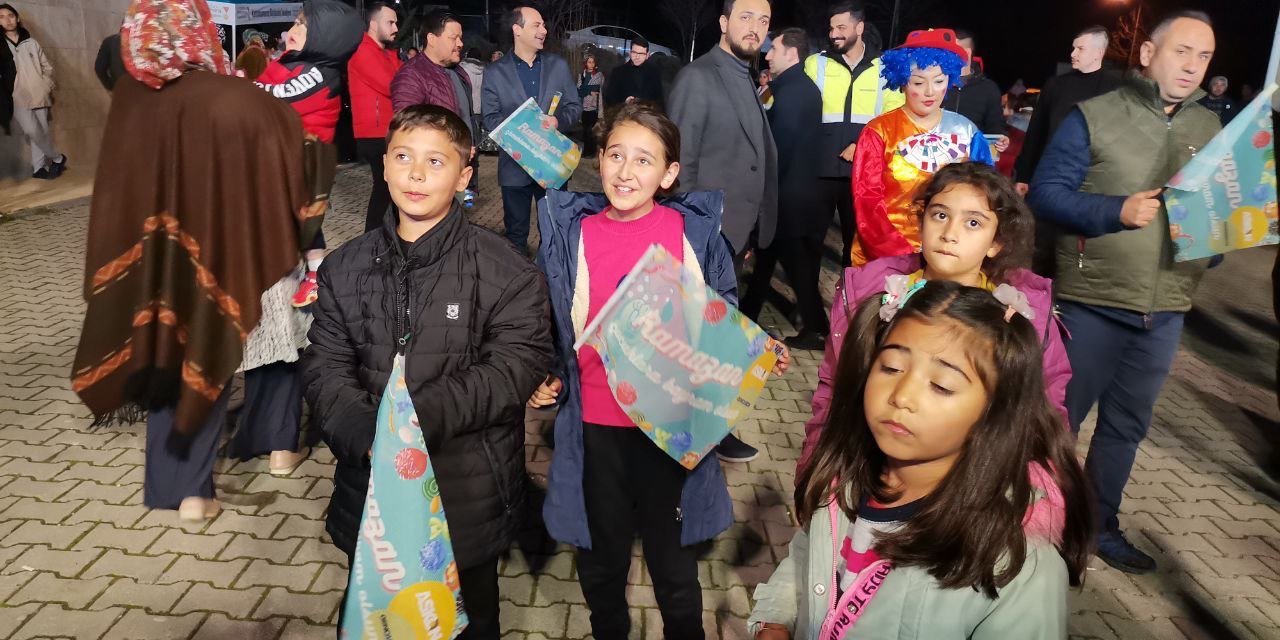 Anadolu Arslanları depremzede 10 bin çocuğa iftar verdi