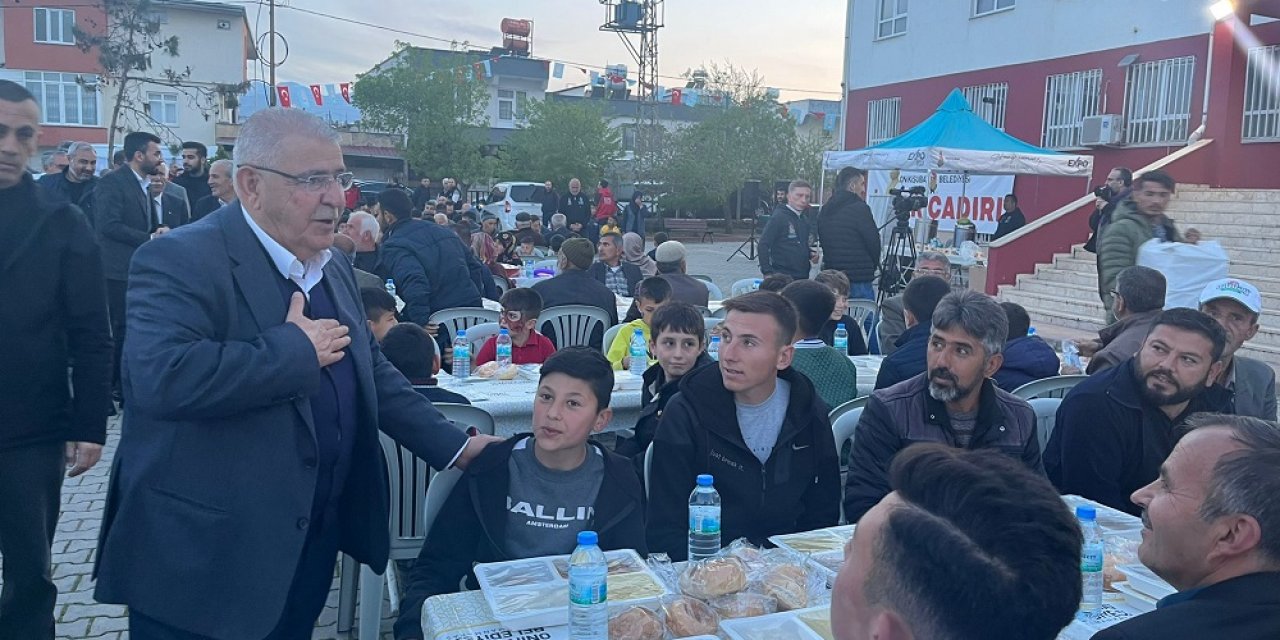 İftar sofrası Kavlaklı, Kazım Karabekir ve Ceyhan Mahallesi’ne kuruldu