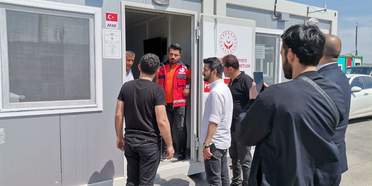 TÜGVA deprem bölgesinde gönüllere dokundu 