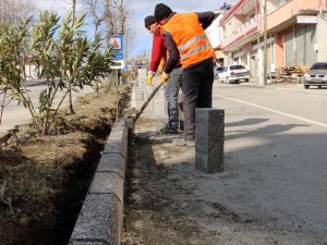 Büyükşehir Belediyesi İl Genelinde Yol Yapım ve Onarım Çalışmalarına Devam Ediyor