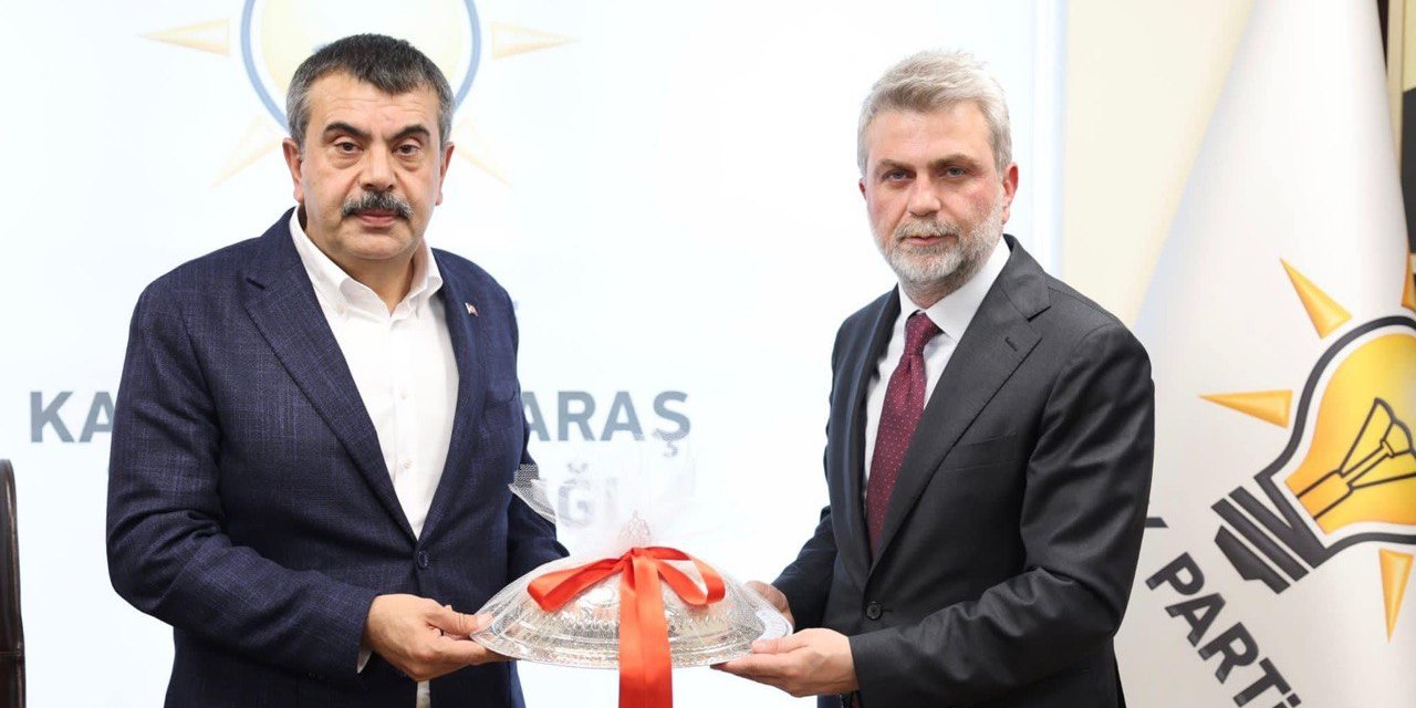 Milli Eğitim Bakanı AK Parti İl Teşkilatını  ziyaret etti