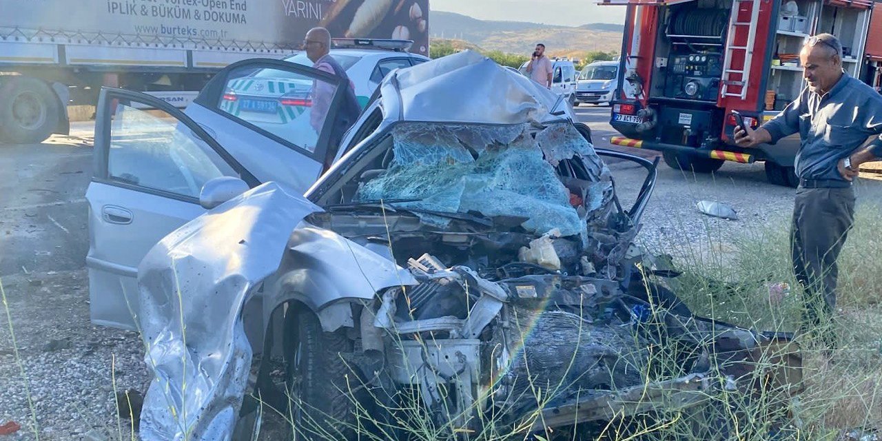 Kahramanmaraş-Gaziantep yolunda feci kaza: 3 ölü 5 yaralı 