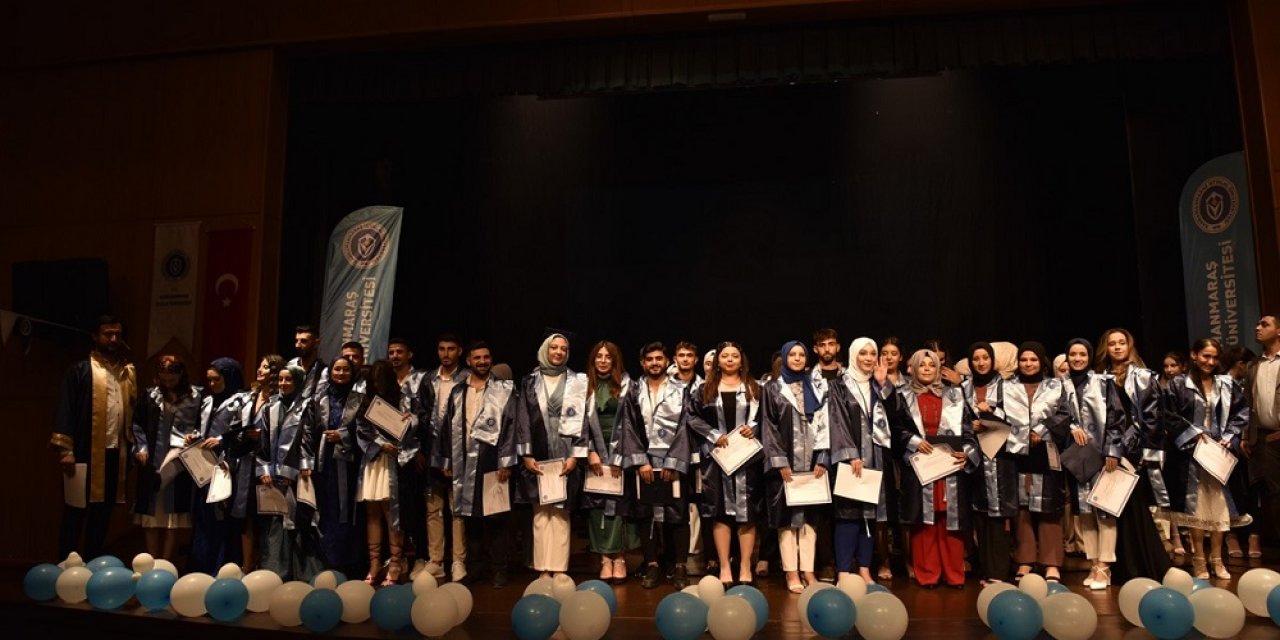 KİÜ, 3 Meslek Yüksekokulu’nda 275 Mezun Verdi