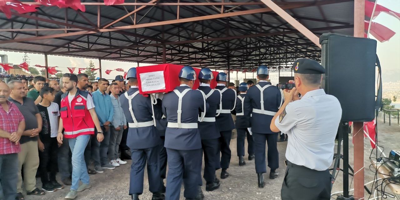 Kahramanmaraş şehidine son görev 