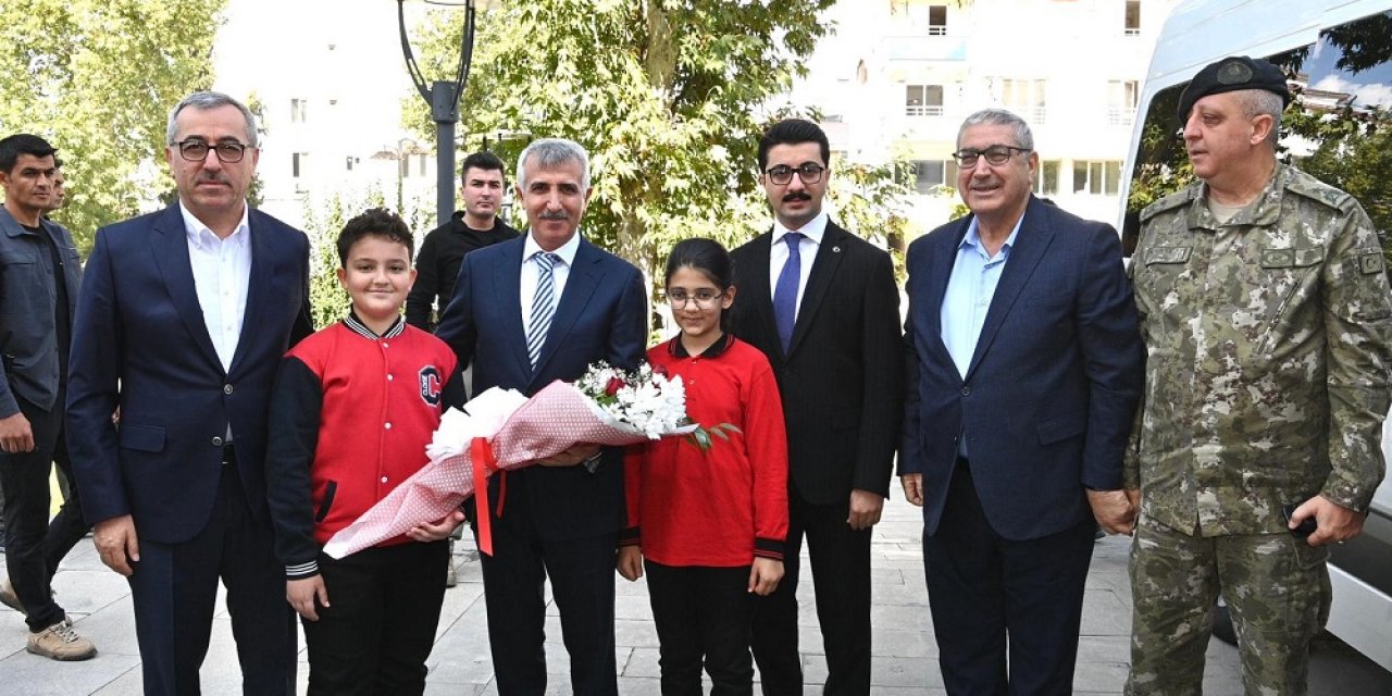 Vali Ünlüer ve Başkan Güngör, Ziyaretlerini Pazarcık’ta Sürdürdü