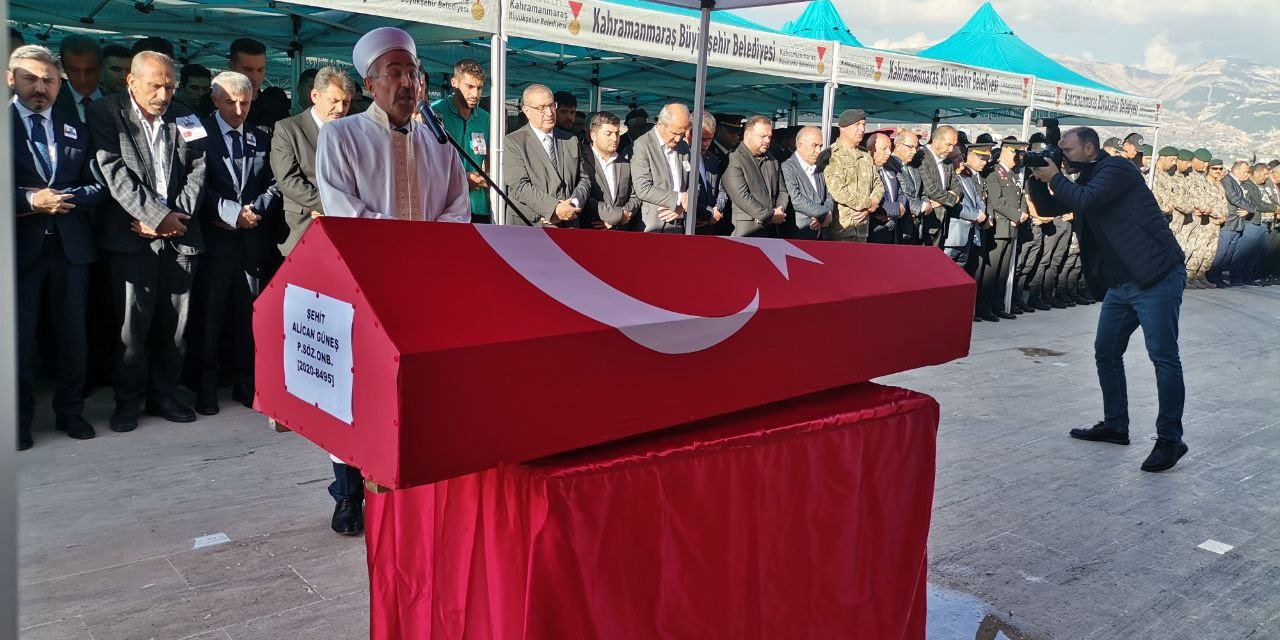 Kahramanmaraşlı şehit son yolculuğuna uğurlandı  