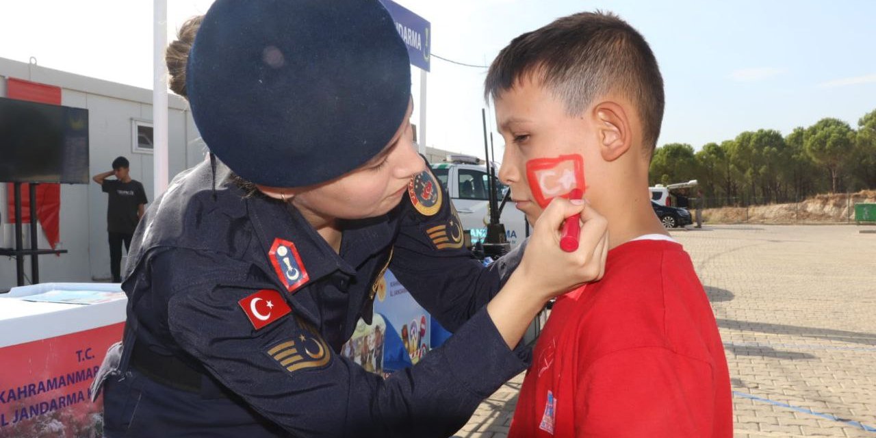 Kahramanmaraş jandarmadan +1 sokağında  100. yıl etkinliği  