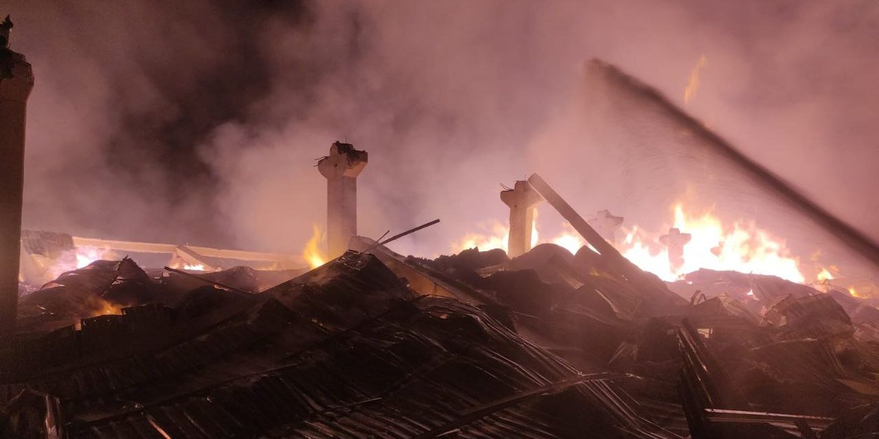 Kahramanmaraş’ta pamuk deposunda yangın  