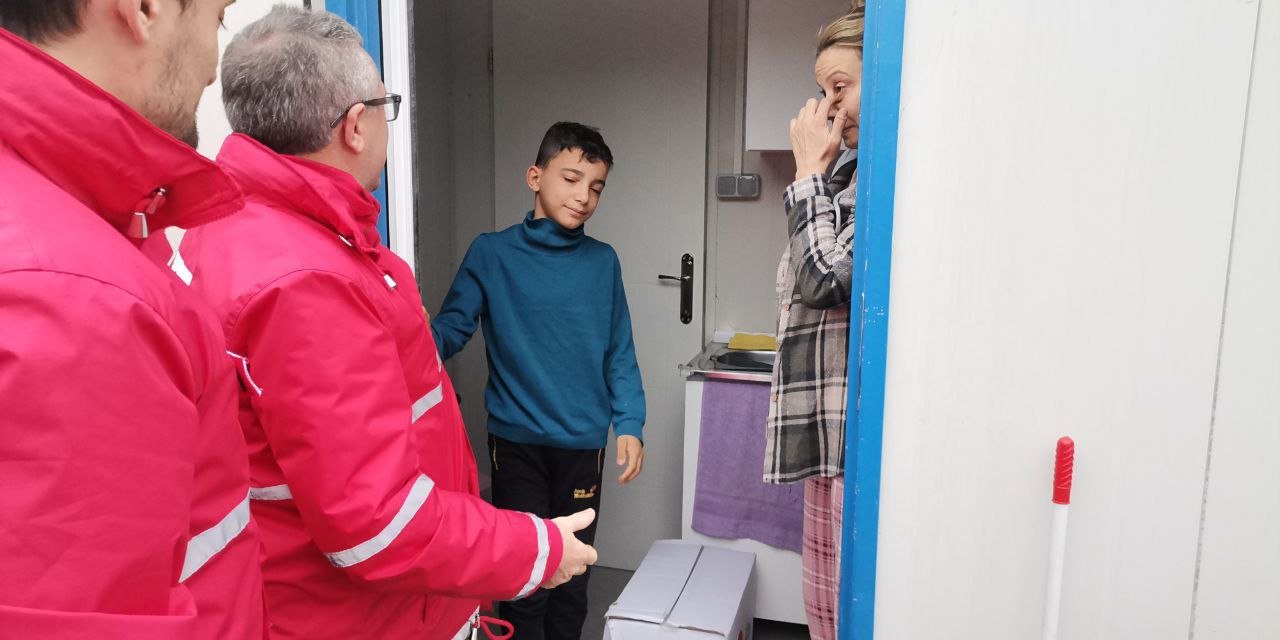 Kızılay’dan Deprem Bölgesine Kışlık Yardım!