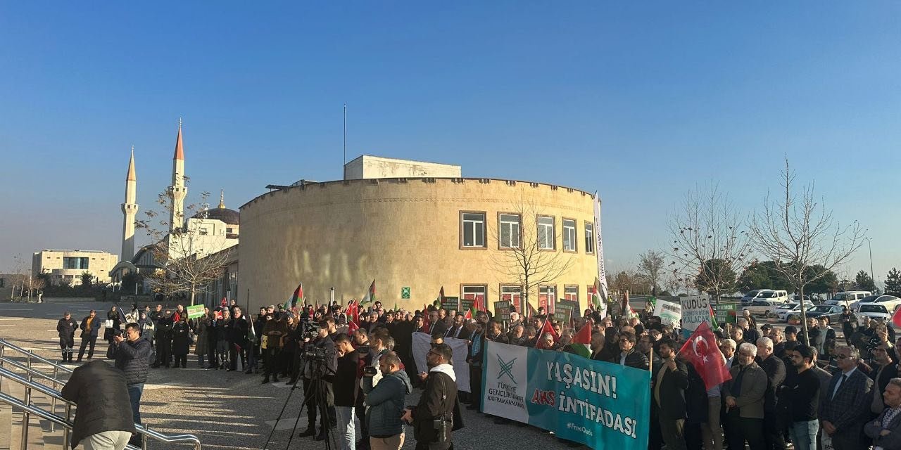 Üniversite Öğrencilerinden Gazze’ye Selam Yürüyüşü