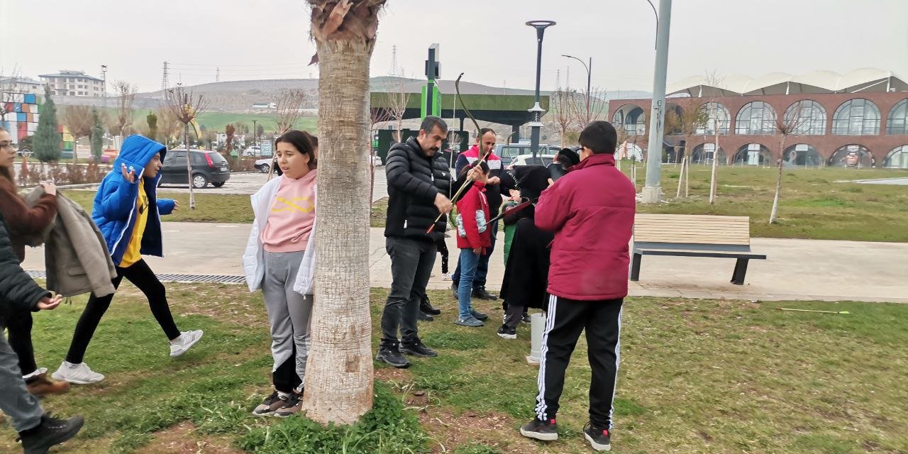 Depremzede öğrenciler moral depoladı  