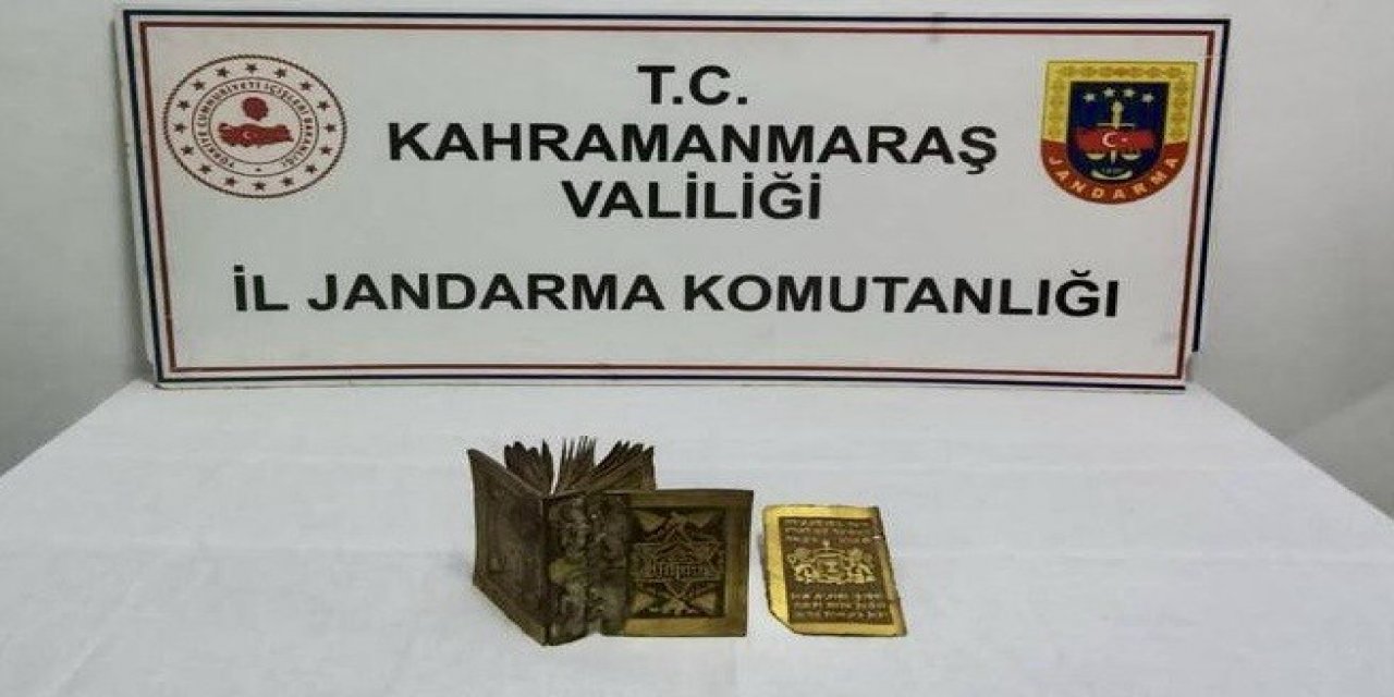 Kahramanmaraş’ta tarihi dini kitabı satmak isterken yakalandılar 