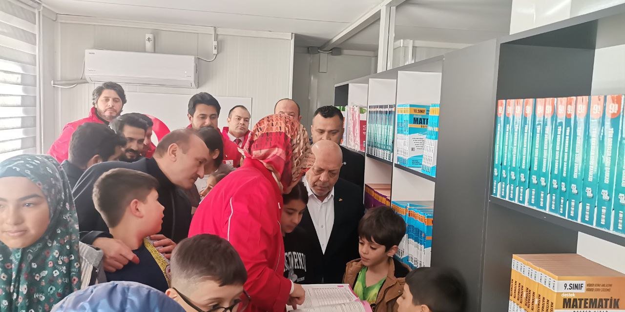 Kızılay ve HAK-İŞ depremzede çocuklar için kütüphane açtı 