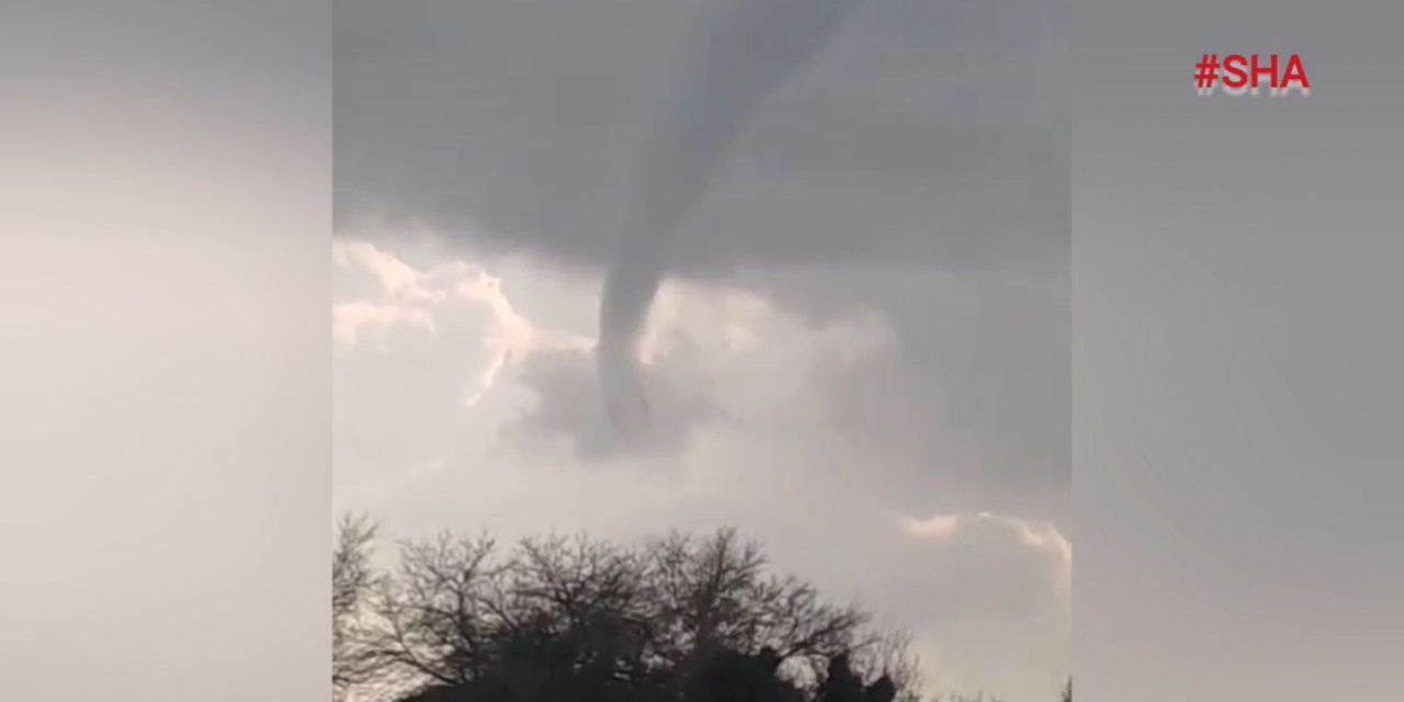 Osmaniye’de Yağış Sonrası Gökyüzünde Hortum Oluştu 