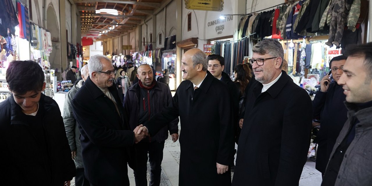 Başkan Okay, Tarihi Kapalı Çarşı Esnafını Ziyaret Etti