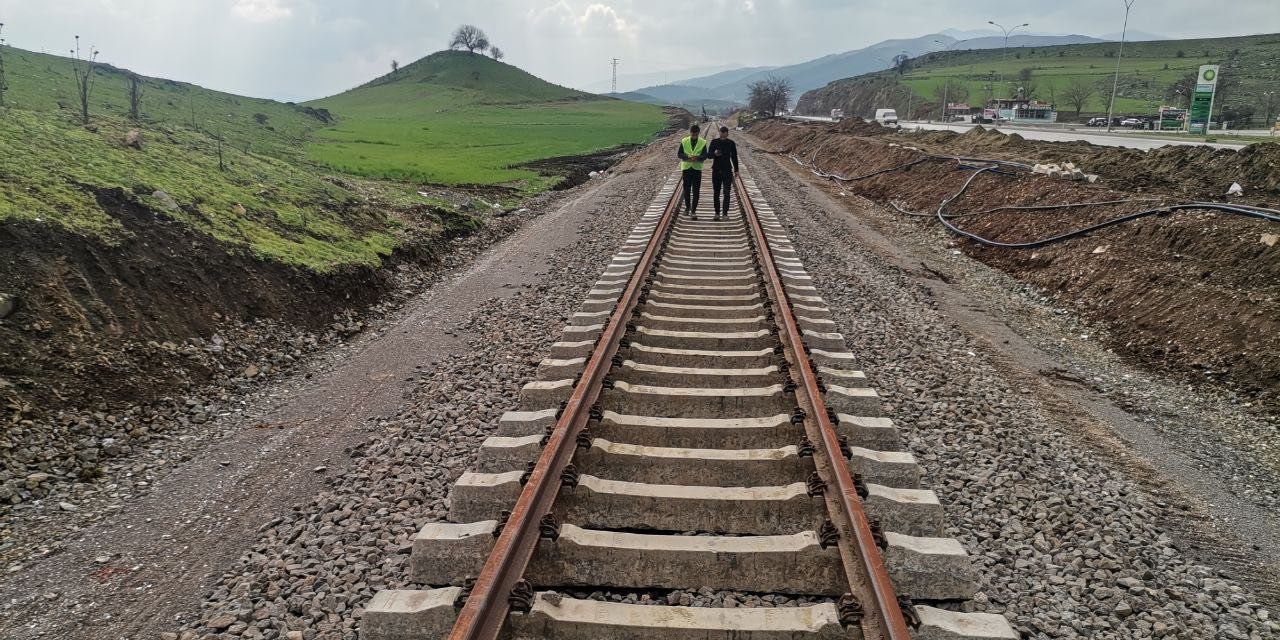 Kahramanmaraş’ta demir yolları yenileniyor