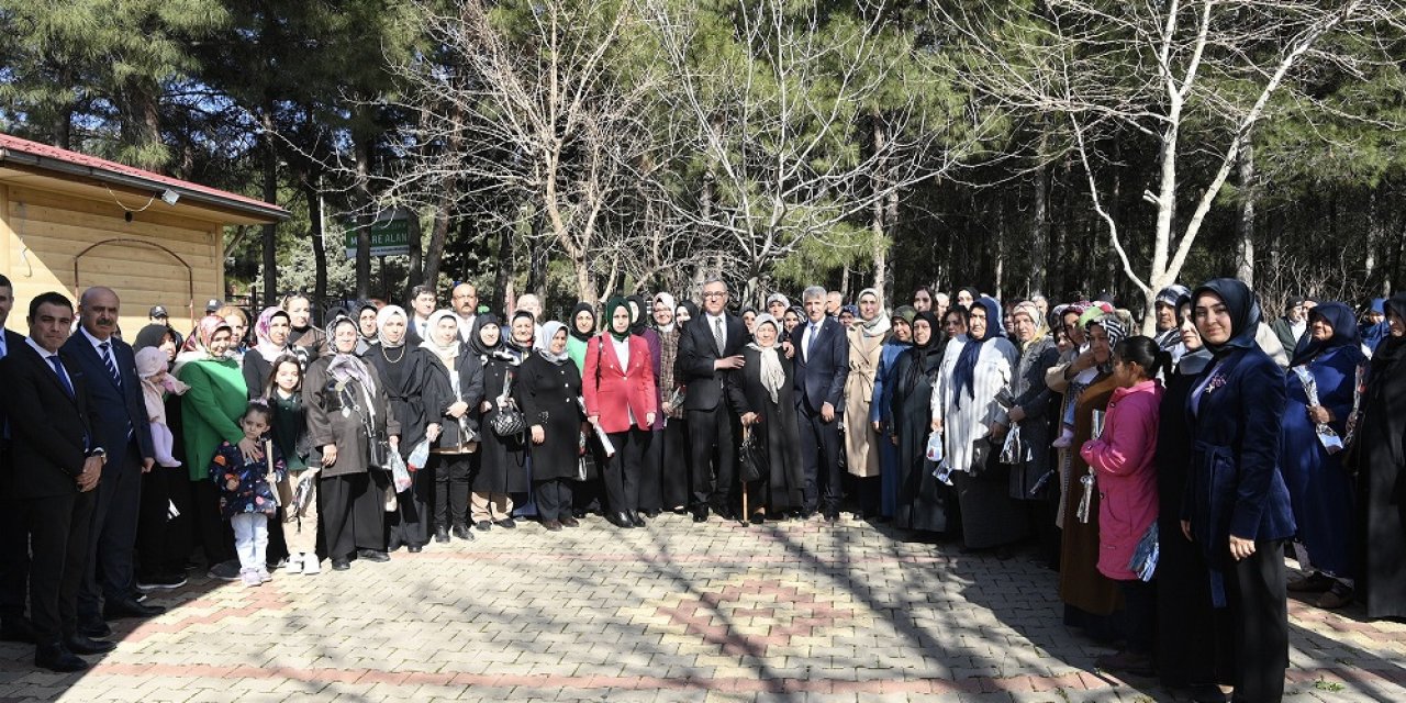Başkan Güngör, Kadınlar Günü’nde Şehit ve Gazi Anneleri ile Eşlerini Ziyaret Etti