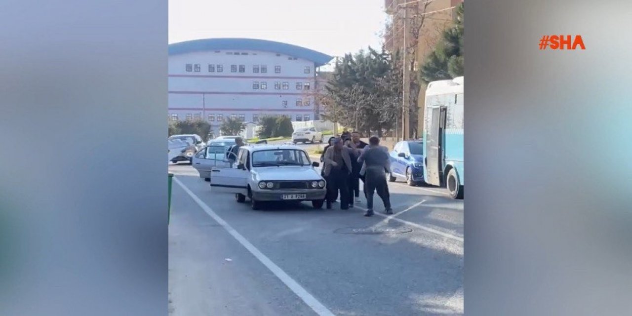 Kahramanmaraş’ta trafikte gerginlik boks ringine döndü 