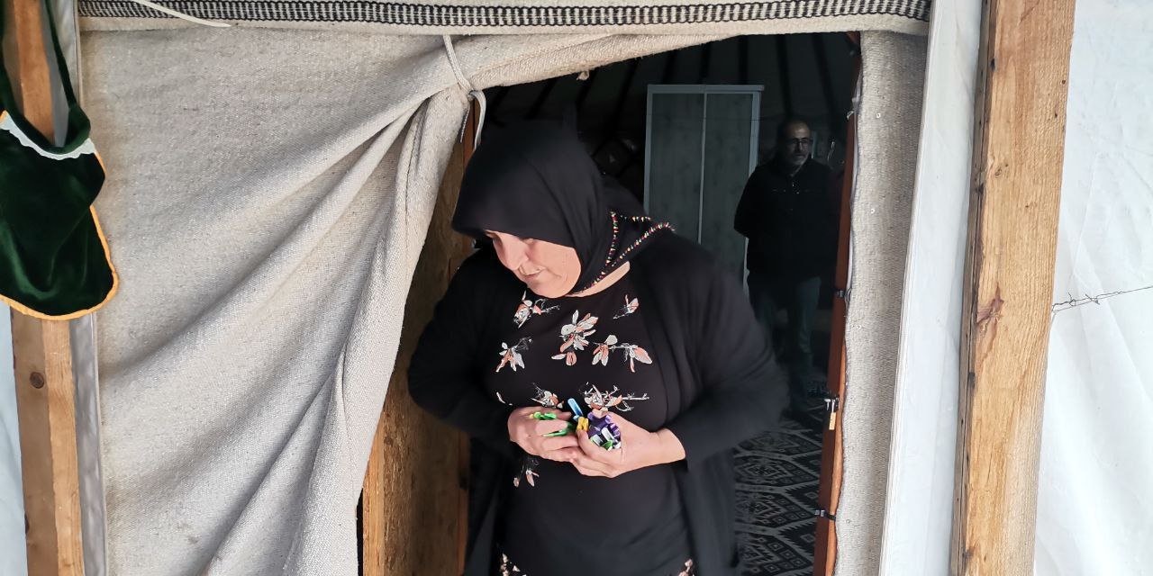 Depremzede anne  yardım bekliyor!