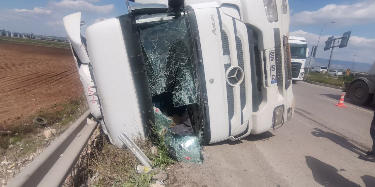 Kahramanmaraş’ta beton mikseri devrildi  