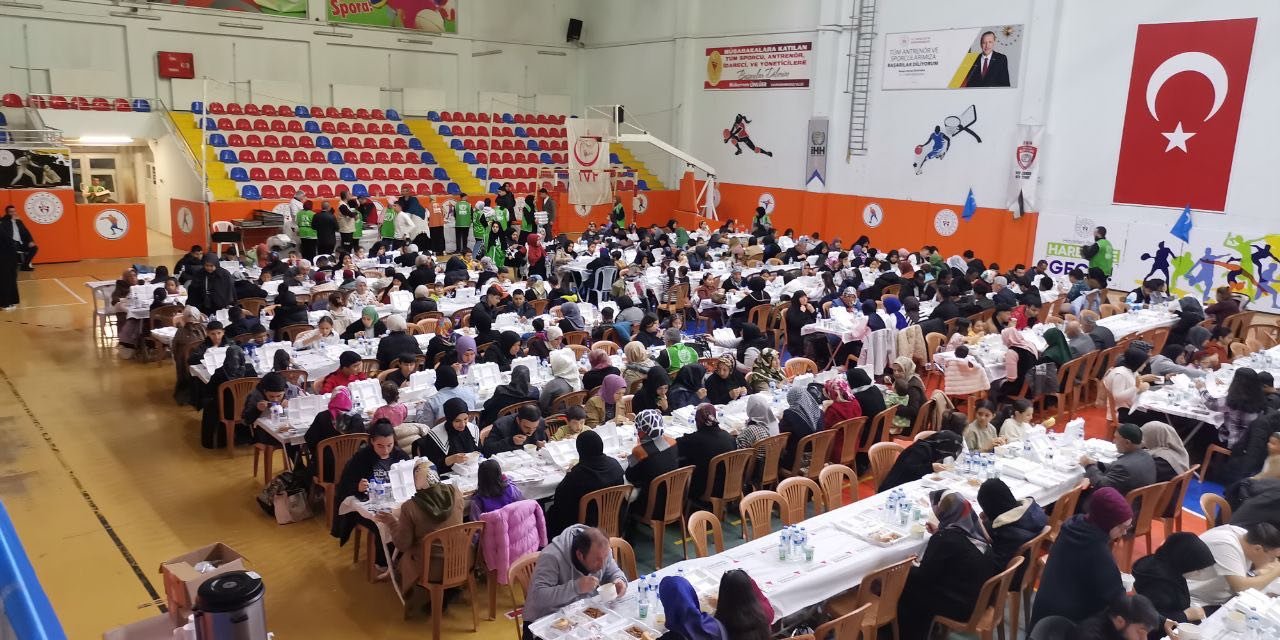 Kahramanmaraş İHH'dan yetim iftarı 