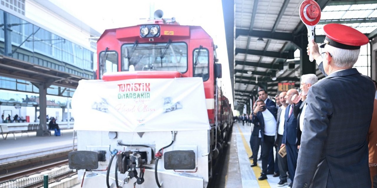 Turistik Diyarbakır Ekspresi İlk Seferine Uğurlandı
