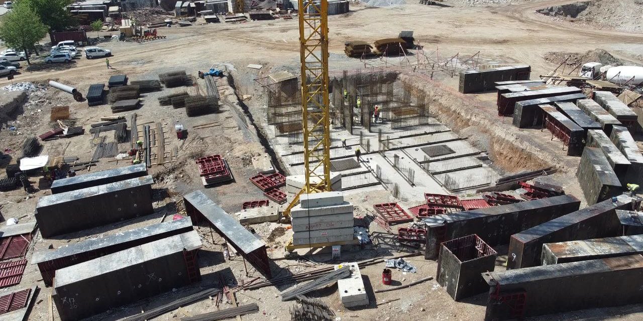 Ebrar Sitesinde Yerinde Dönüşüm Projesi Başladı