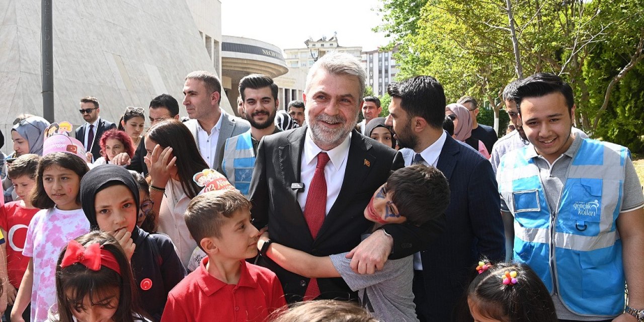 Başkan Görgel, Çocukların Bayram Sevincine Ortak Oldu!
