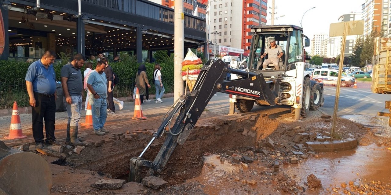 Karasu Bulvarı’ndaki İçmesuyu Arızasına KASKİ’den Müdahale…