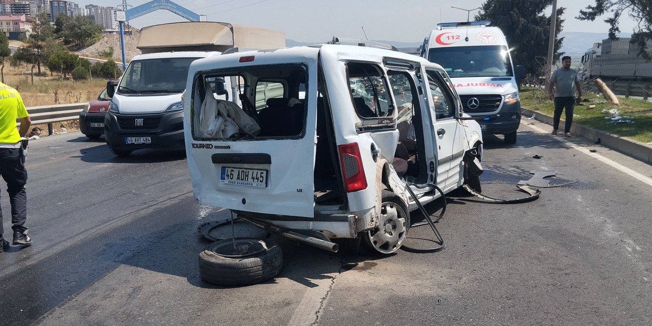 Kahramanmaraş-Kayseri Yolunda Trafik Kazası: 5 Yaralı