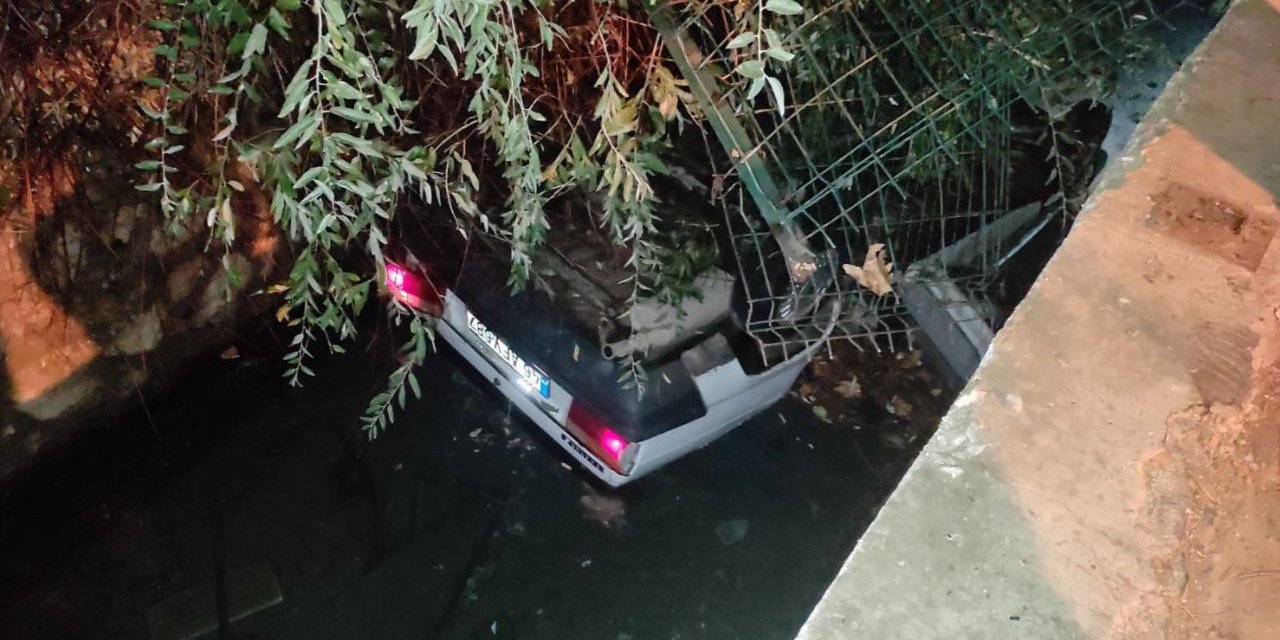 Elbistan'da otomobil suya uçtu: 2 yaralı 