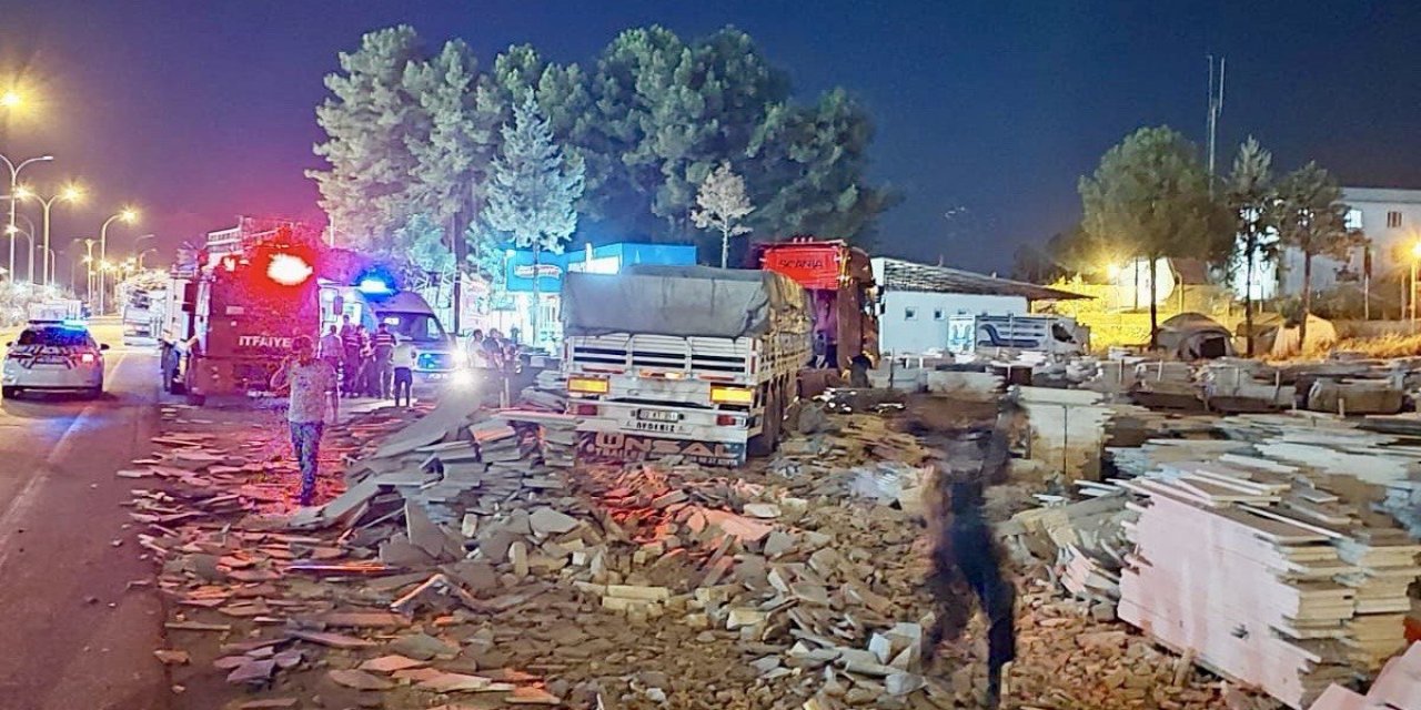 Kahramanmaraş’ta tır mermer atölyesine girdi: 1 yaralı 