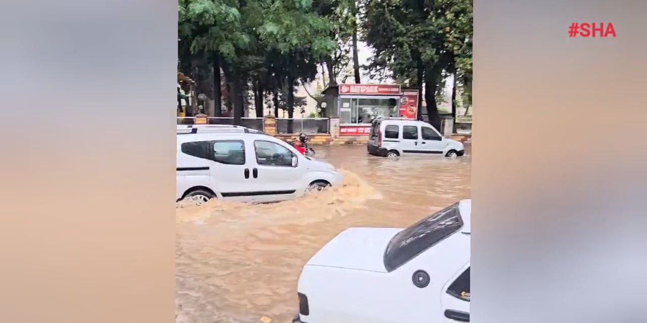 Kahramanmaraş’ta sağanak yağış hayatı olumsuz etkiledi 