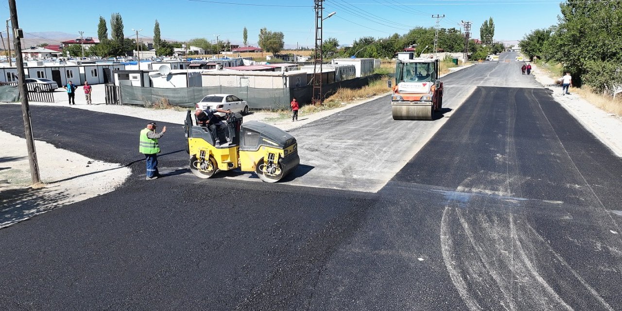 Elbistan’da Yollar Büyükşehir’le Yenileniyor!
