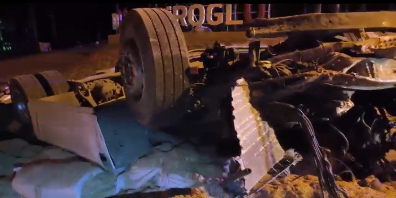 Kahramanmaraş’ta freni yanan tır devrildi