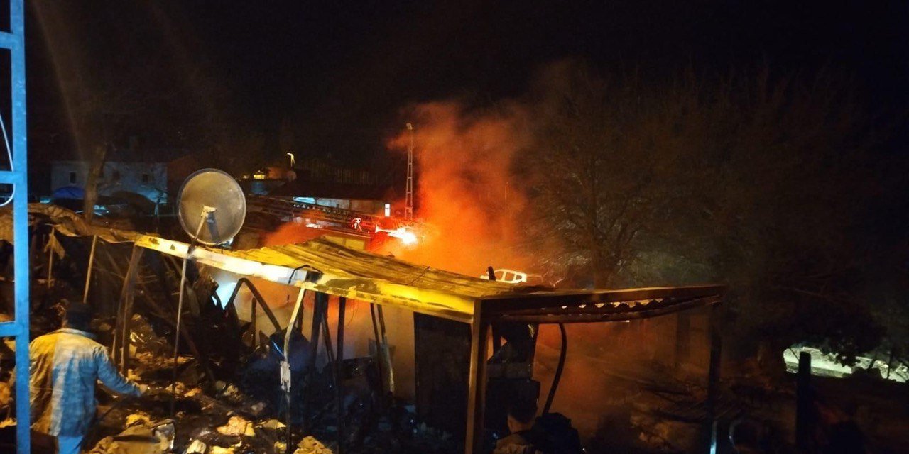 Pazarcık’ta konteynır yangını